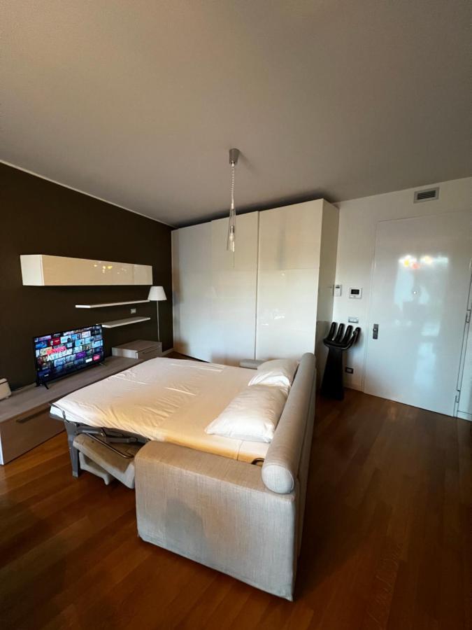 Apartamento Place Of Peace Assago Exterior foto